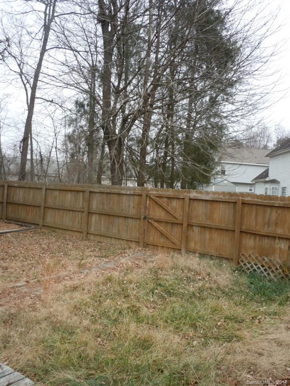 2736 Oneida Road Charlotte, NC 28269 - Photo 9 of 9
