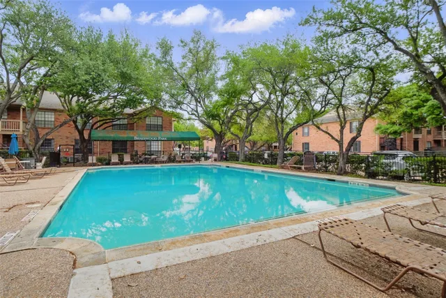 $1,200 | 2255 Braeswood Park Drive, Unit 166, Houston, TX 77030