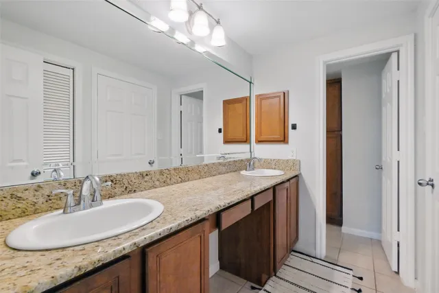 $1,200 | 2255 Braeswood Park Drive, Unit 166, Houston, TX 77030