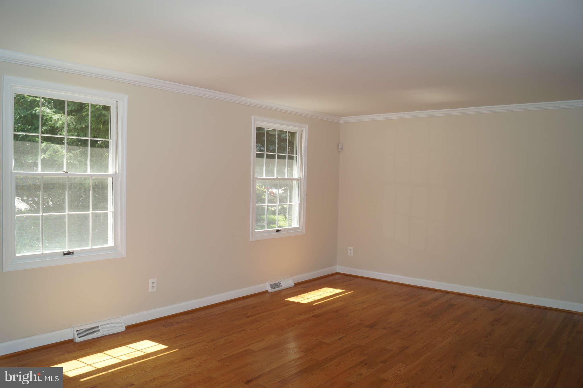 5130 Rondel Place Columbia, MD 21044 - Photo 5 of 23 Living Room
