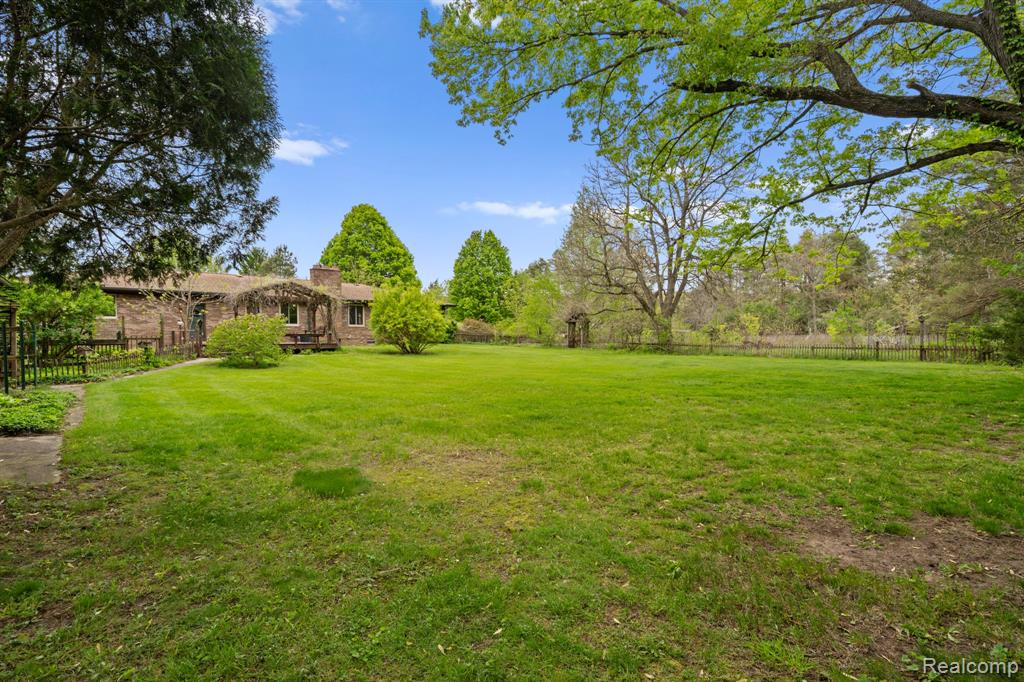 7540 Dexter-Pinckney Road Dexter, MI 48130 - Photo 20 of 53
