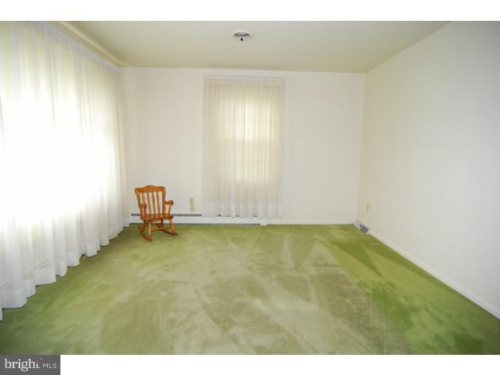 1431 Gregg Street Reading, PA 19607 - Photo 3 of 17 Living Room