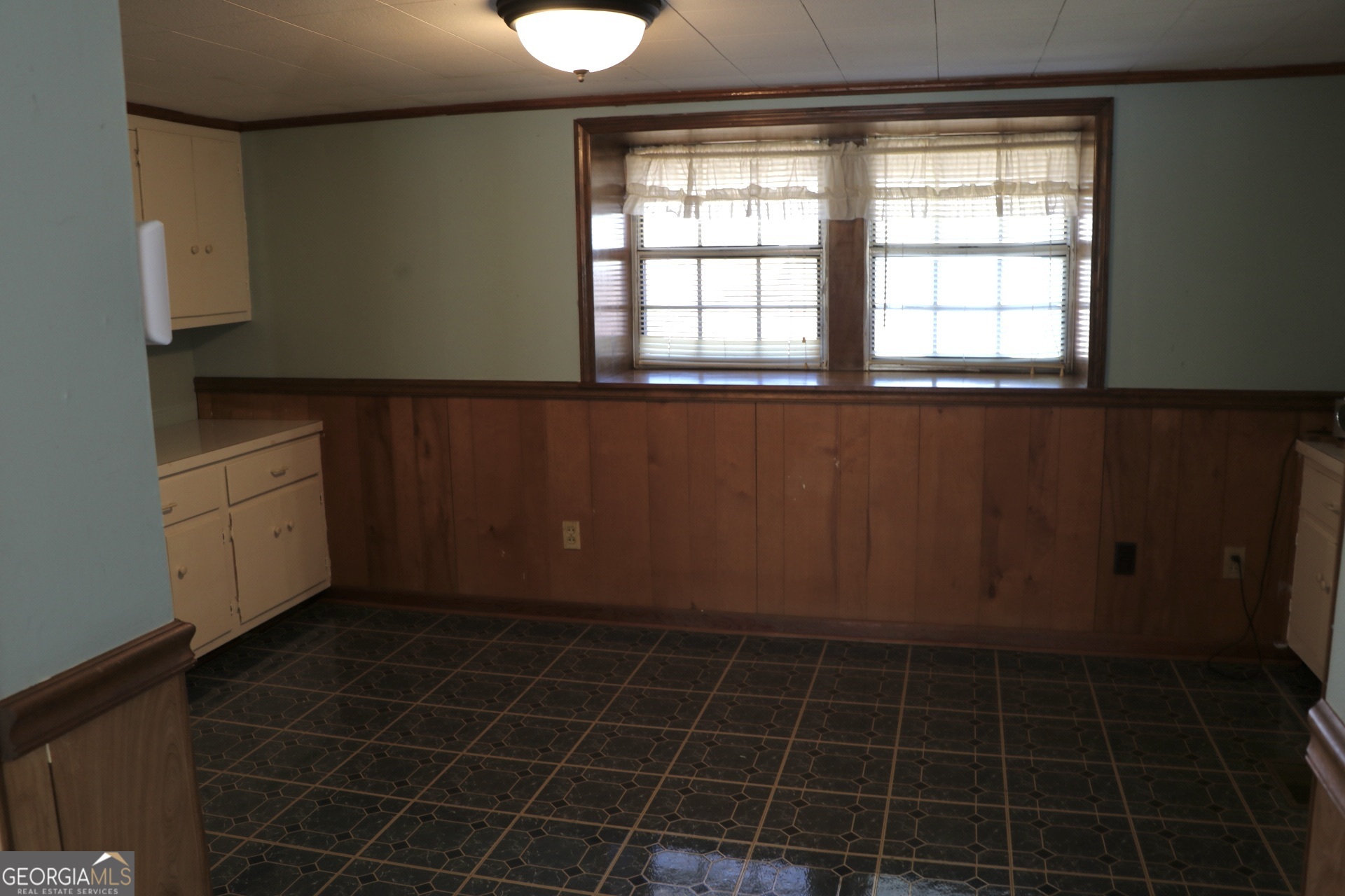 6797 Highway 114 Lyerly, GA 30730 - Photo 24 of 56 a view of an empty room with a window