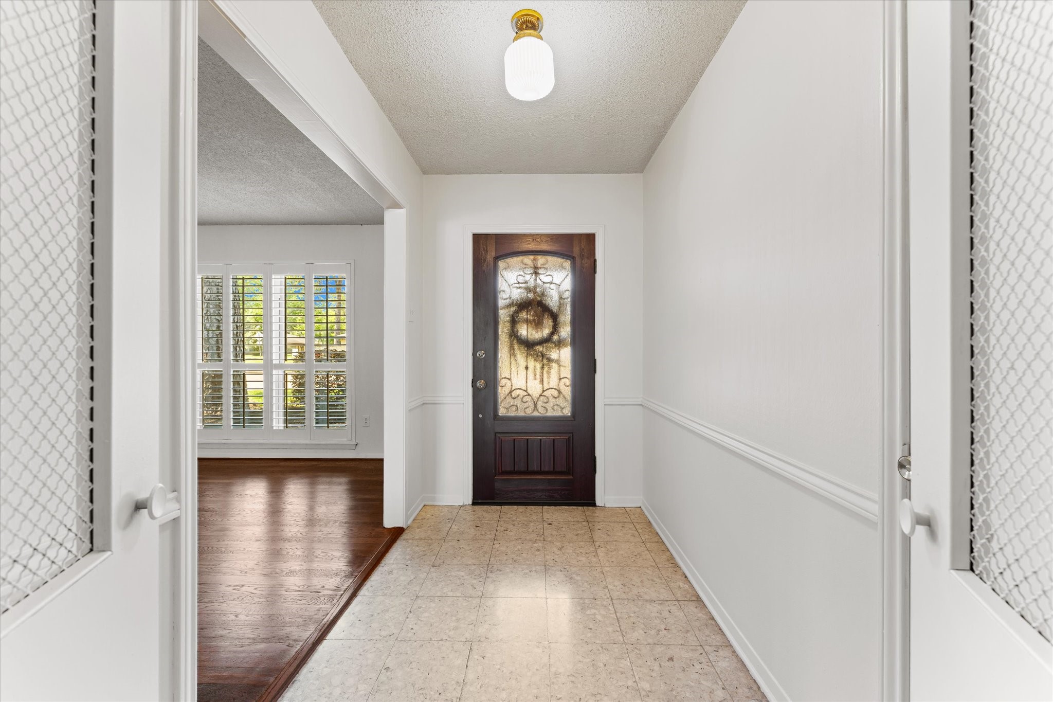 983 West Donovan Street Houston, TX 77091 - Photo 6 of 46 Front Entry