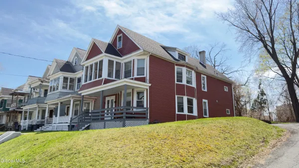 $1,695 | 664 Myrtle Avenue, Unit 2, Albany, NY 12208