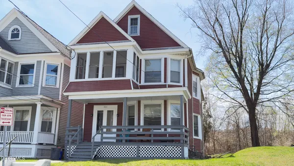 $1,695 | 664 Myrtle Avenue, Unit 2, Albany, NY 12208