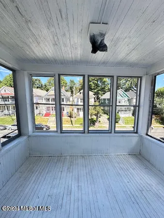 $1,695 | 664 Myrtle Avenue, Unit 2, Albany, NY 12208