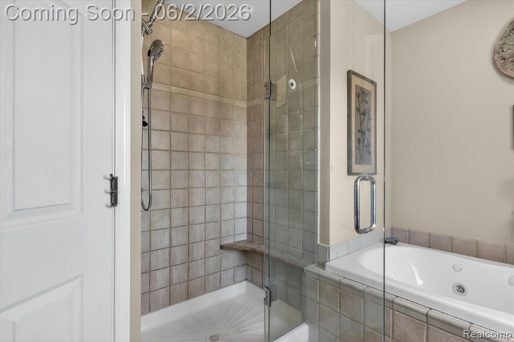 3860 East Commerce Road Commerce Township, MI 48382 - Photo 31 of 72