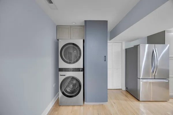 a view of kitchen with washer and dryer