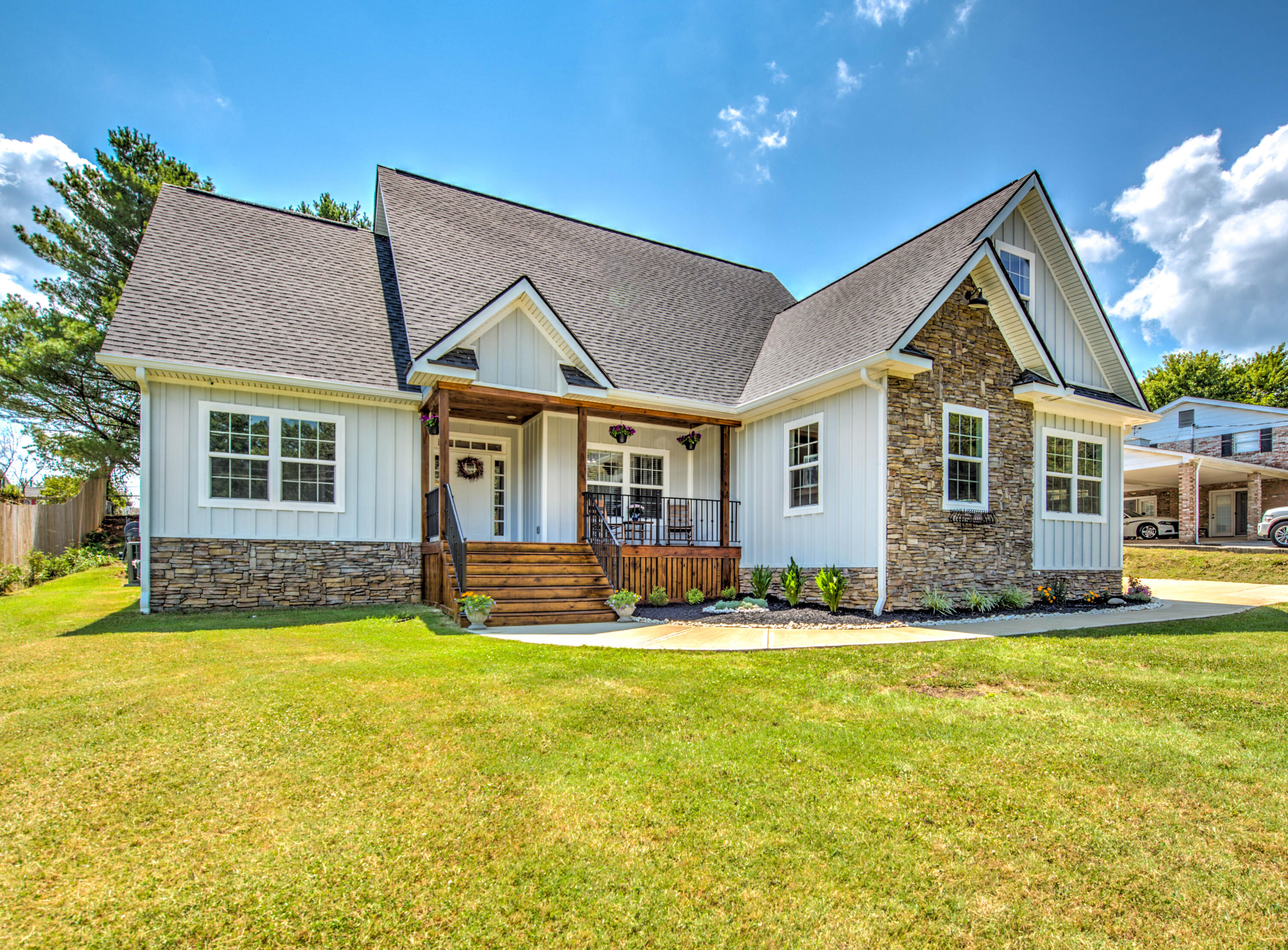 7921 Ewing Road Powell, TN 37849 - Photo 2 of 32 2