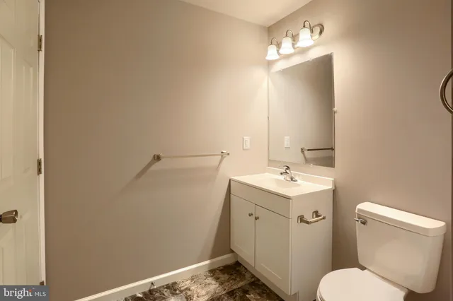 a view of a back yard