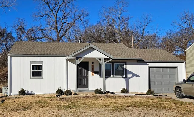 $222,000 | 2400 South Crescent Avenue, Independence, MO 64052