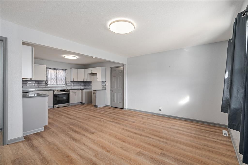 2400 South Crescent Avenue Independence, MO 64052 - Photo 12 of 37