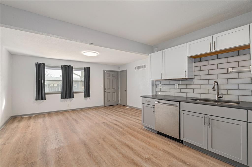 2400 South Crescent Avenue Independence, MO 64052 - Photo 13 of 37