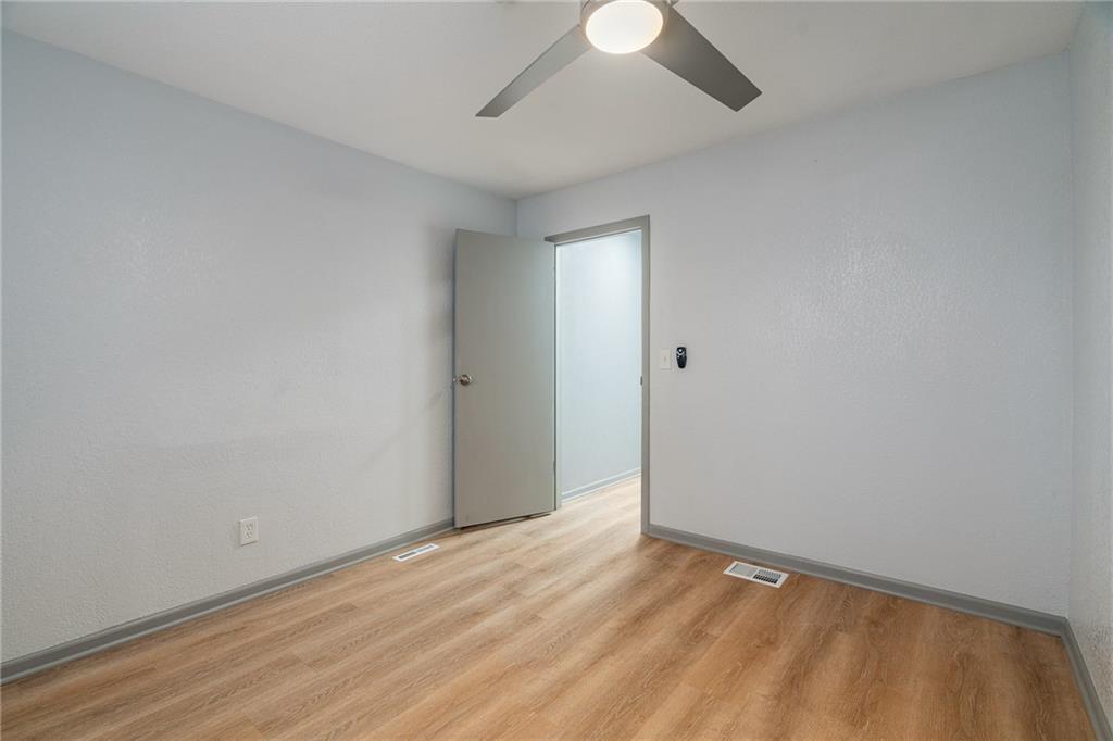 2400 South Crescent Avenue Independence, MO 64052 - Photo 24 of 37