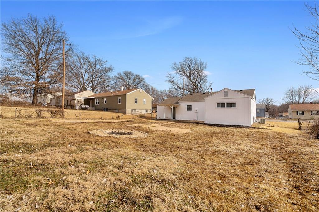 2400 South Crescent Avenue Independence, MO 64052 - Photo 32 of 37