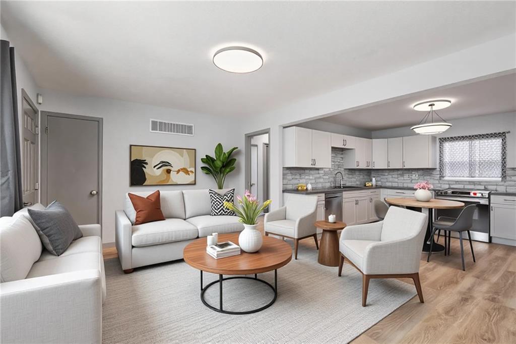 2400 South Crescent Avenue Independence, MO 64052 - Photo 6 of 37