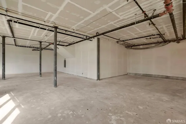 $329,000 | 950 West Grand Avenue, Oakland, CA 94607