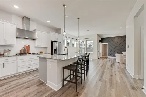 $450,000 | 912 Lamp Post Lane, Argyle, TX 76226