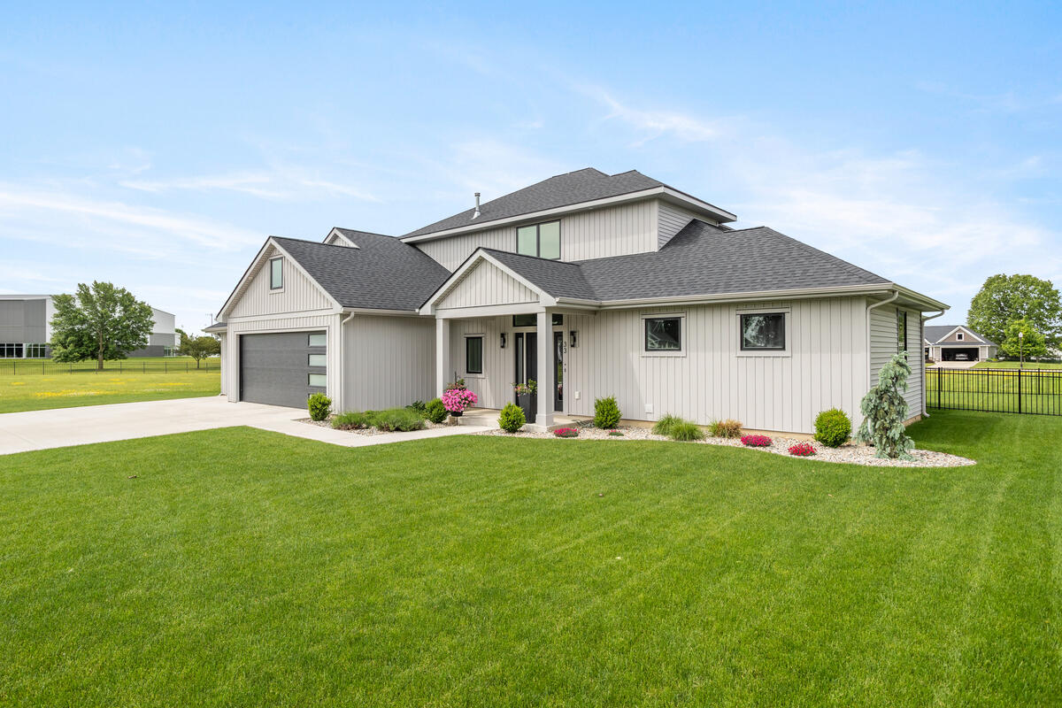 33 Shoshoni Pass Coldwater, MI 49036 - Photo 2 of 33