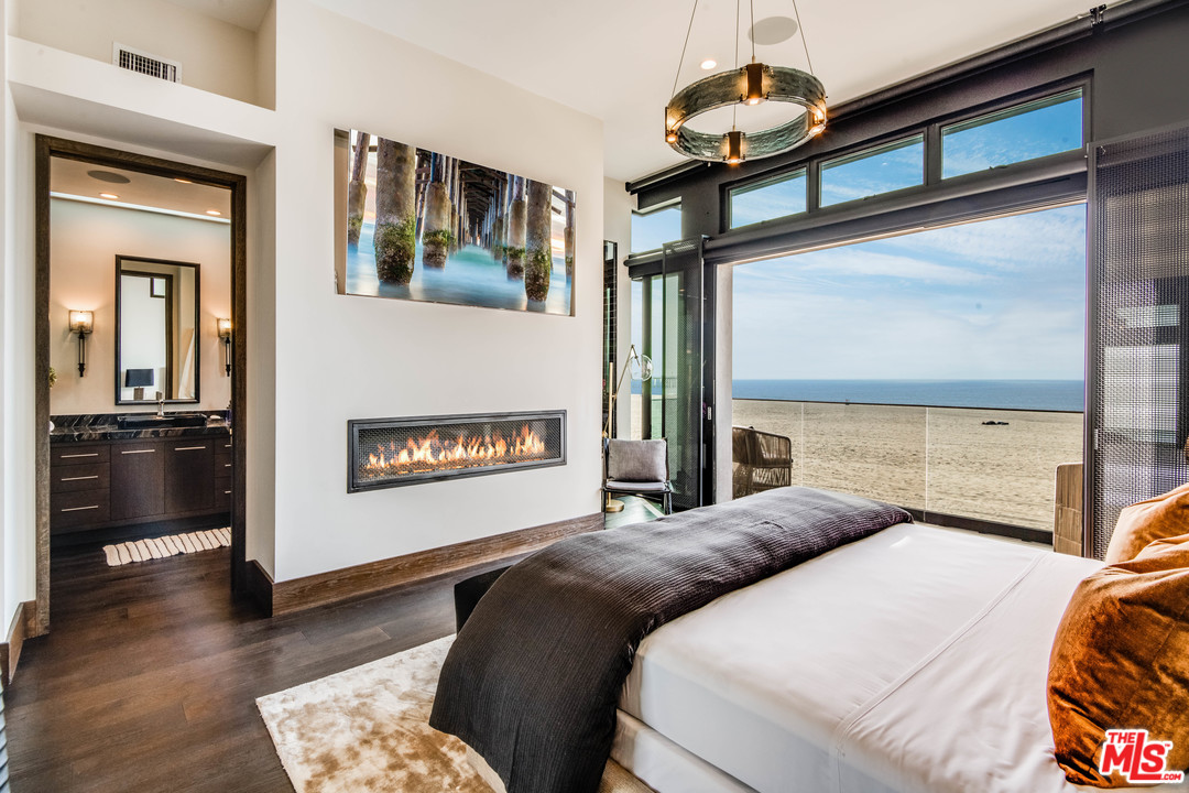 1534 The Strand Hermosa Beach, CA 90254 - Photo 13 of 30