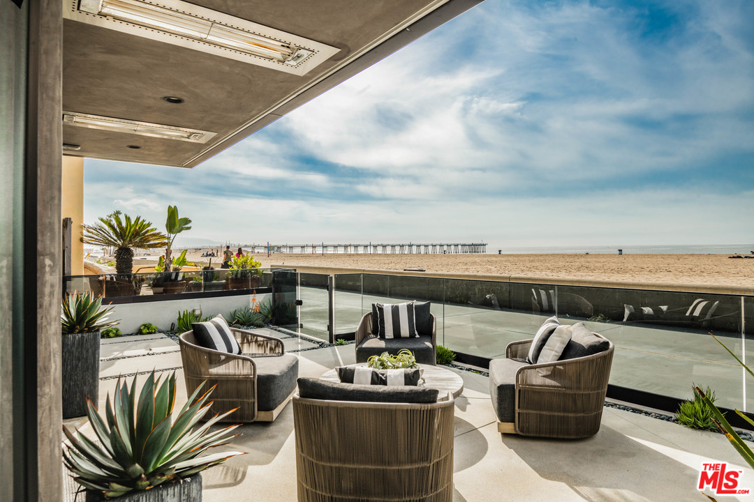 1534 The Strand Hermosa Beach, CA 90254 - Photo 23 of 30