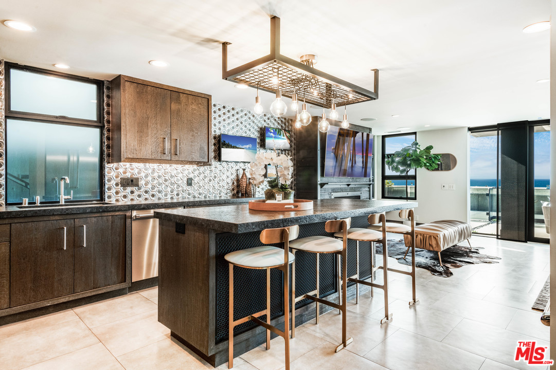 1534 The Strand Hermosa Beach, CA 90254 - Photo 7 of 30