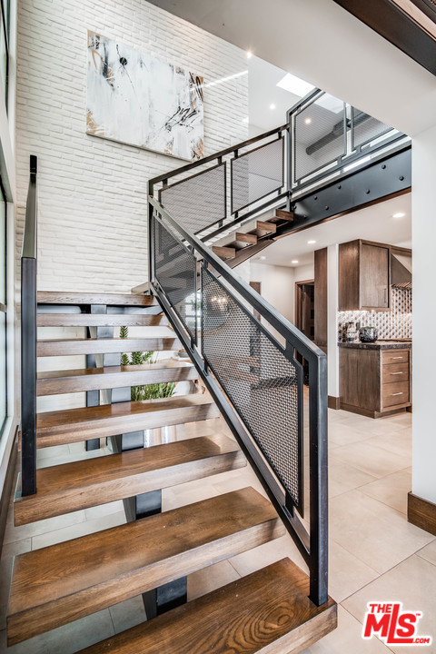 1534 The Strand Hermosa Beach, CA 90254 - Photo 8 of 30