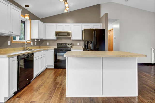 $364,000 | 12966 8th Avenue South, Zimmerman, MN 55398