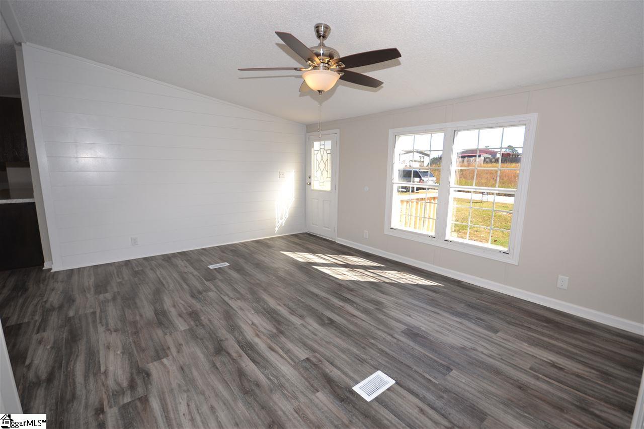 313 Walnut Crest Court Fountain Inn, SC 29644 - Photo 3 of 18 Gallery Image 3