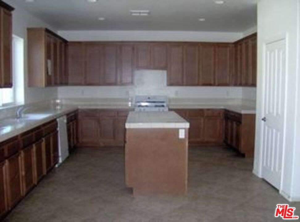 3084 Bradley Road Perris, CA 92571 - Photo 3 of 4 Gallery Image 3