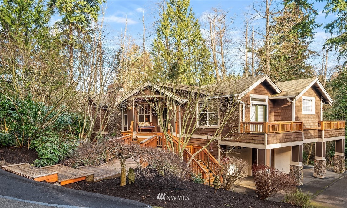9203 Park Road Edmonds, WA 98020 - Photo 1 of 40 front view of a house with a yard