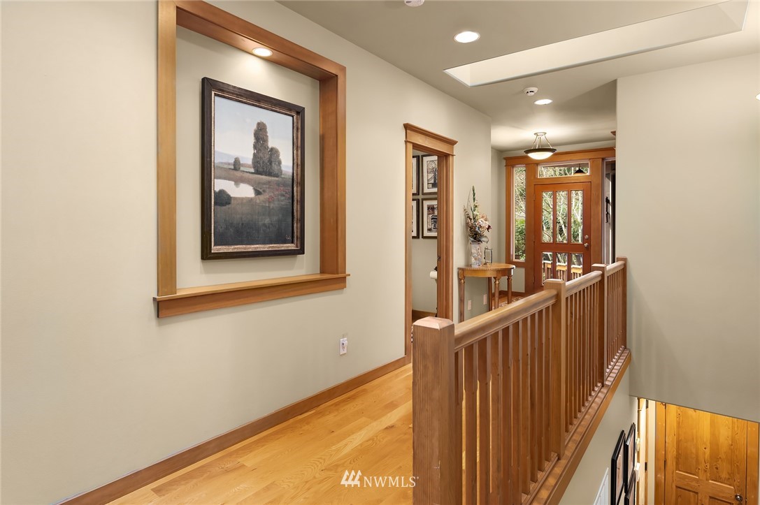 9203 Park Road Edmonds, WA 98020 - Photo 26 of 40 a view of a hallway with windows
