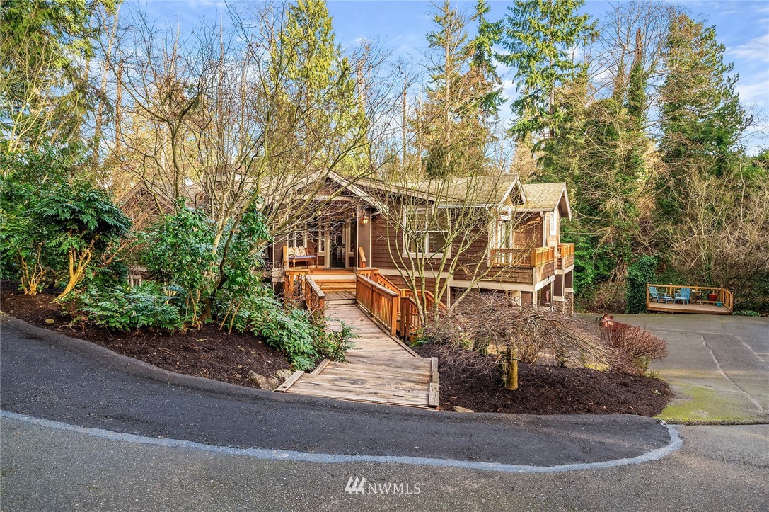 9203 Park Road Edmonds, WA 98020 - Photo 4 of 40 a view of a park with large trees