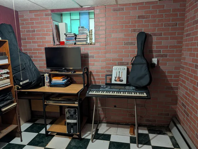 $499,900 | 52 Mammoth Road, Manchester, NH 03109