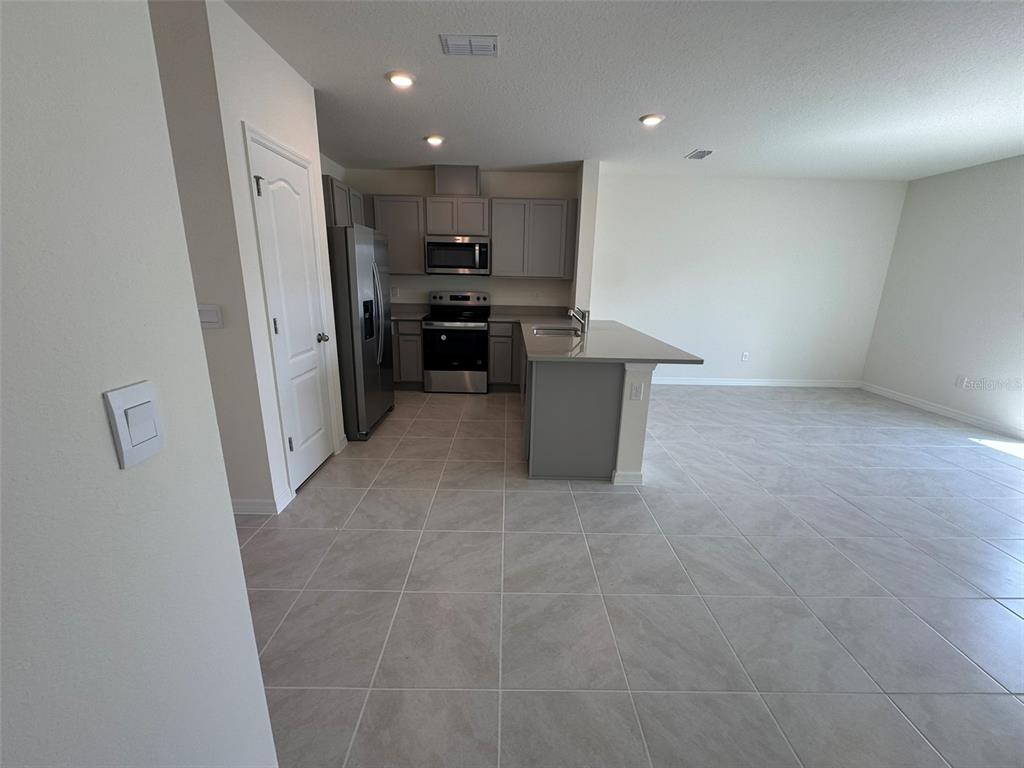 2151 Longleaf Road Davenport, FL 33837 - Photo 5 of 30