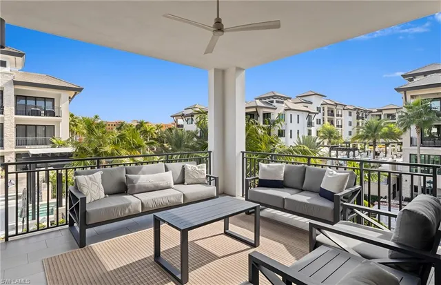$2,890,000 | 1135 3rd Avenue South, Unit 302, Naples, FL 34102
