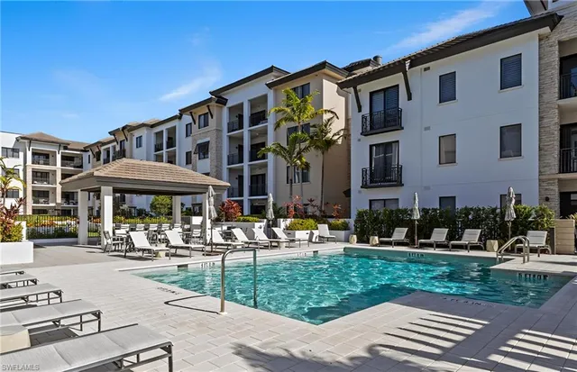 $2,890,000 | 1135 3rd Avenue South, Unit 302, Naples, FL 34102