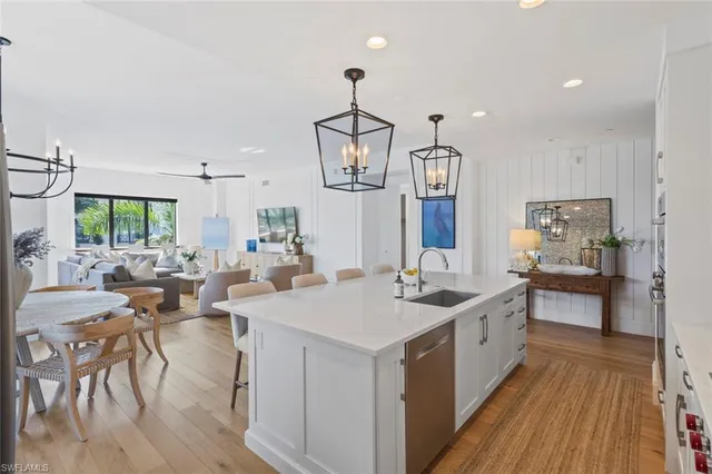 $2,890,000 | 1135 3rd Avenue South, Unit 302, Naples, FL 34102