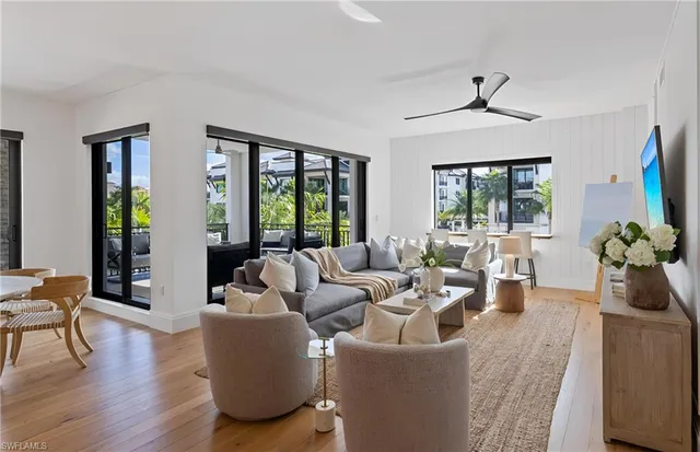 $2,890,000 | 1135 3rd Avenue South, Unit 302, Naples, FL 34102