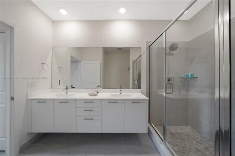 $3,300 | 8167 Northwest 41st Street, Unit E203, Doral, FL 33166