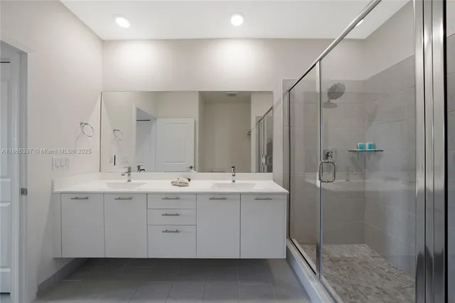 $3,300 | 8167 Northwest 41st Street, Unit E203, Doral, FL 33166