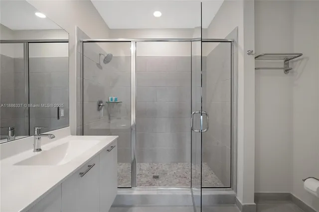 $3,300 | 8167 Northwest 41st Street, Unit E203, Doral, FL 33166