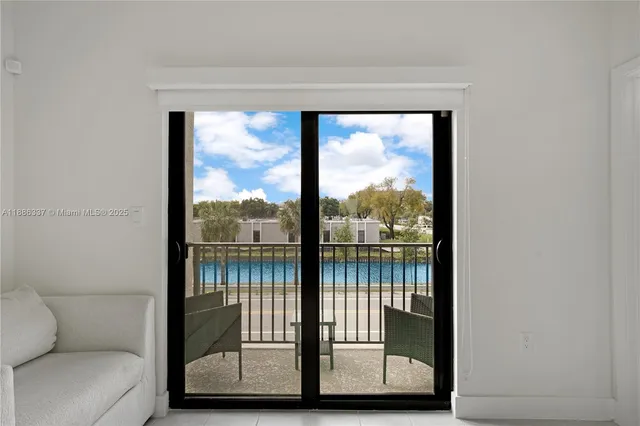 $3,300 | 8167 Northwest 41st Street, Unit E203, Doral, FL 33166