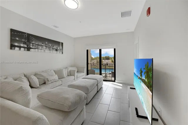 $3,300 | 8167 Northwest 41st Street, Unit E203, Doral, FL 33166