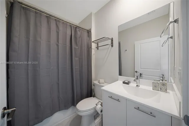 $3,300 | 8167 Northwest 41st Street, Unit E203, Doral, FL 33166