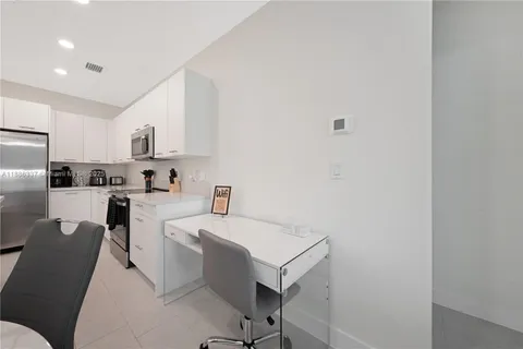 $3,300 | 8167 Northwest 41st Street, Unit E203, Doral, FL 33166