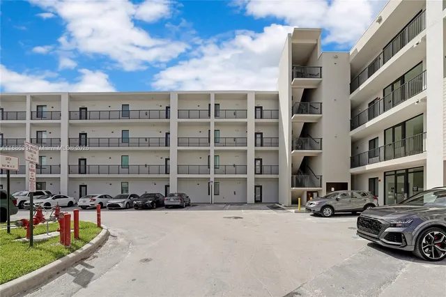 $3,300 | 8167 Northwest 41st Street, Unit E203, Doral, FL 33166