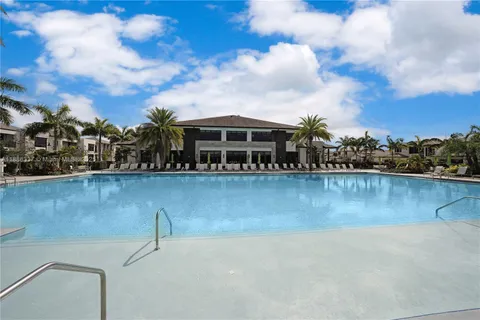 $3,300 | 8167 Northwest 41st Street, Unit E203, Doral, FL 33166