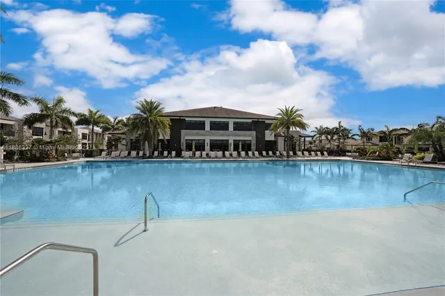 $3,300 | 8167 Northwest 41st Street, Unit E203, Doral, FL 33166